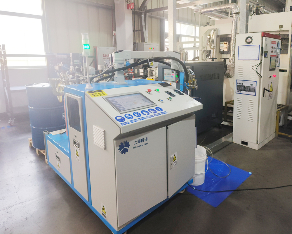 RTM注膠機客戶現(xiàn)場安裝調(diào)試完成